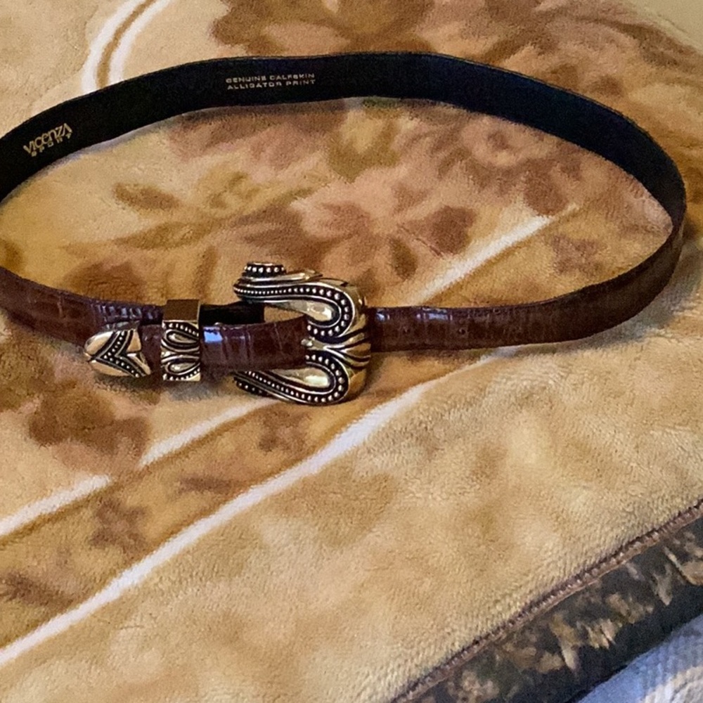 Vincenza Brown Calfskin Alligator Print Belt w/ Large Gold Hardware - Picture 2 of 9